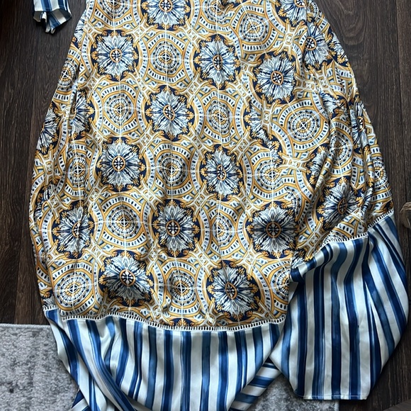 We Are Leone Printed Kimono - Picture 6 of 6